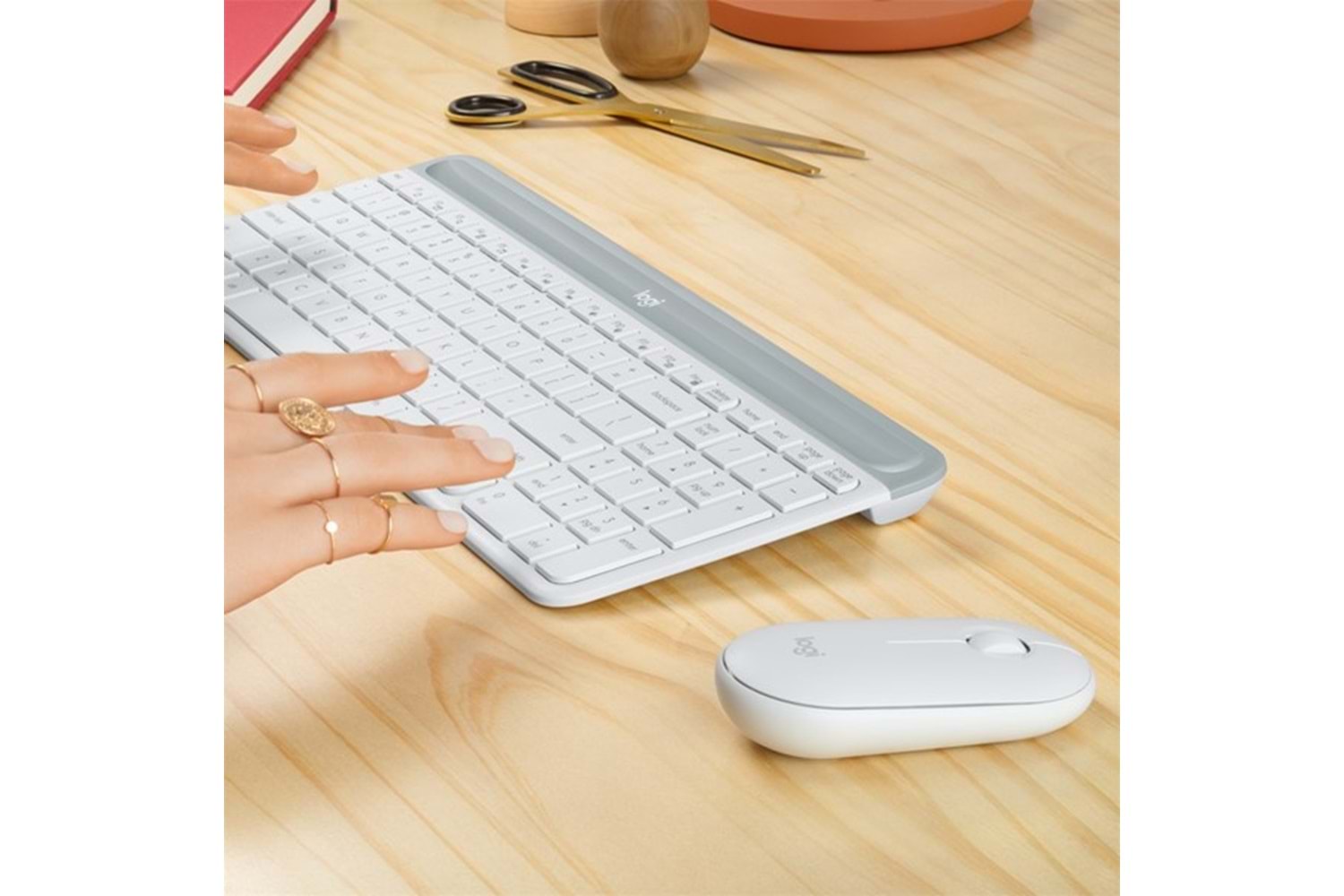 LOGITECH MK470 Kablosuz Q Trk Beyaz Multimedya Klavye - Mouse Set 920-009436