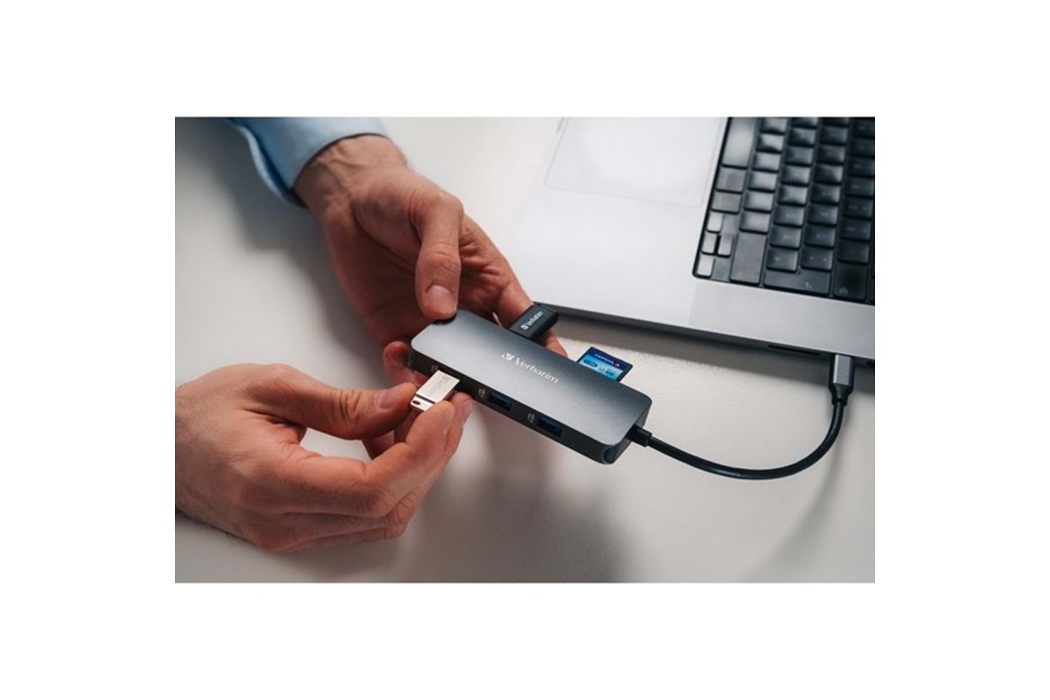 VERBATIM CMH-09 USB-C Pro 9 Bağlantı Noktalı Dock