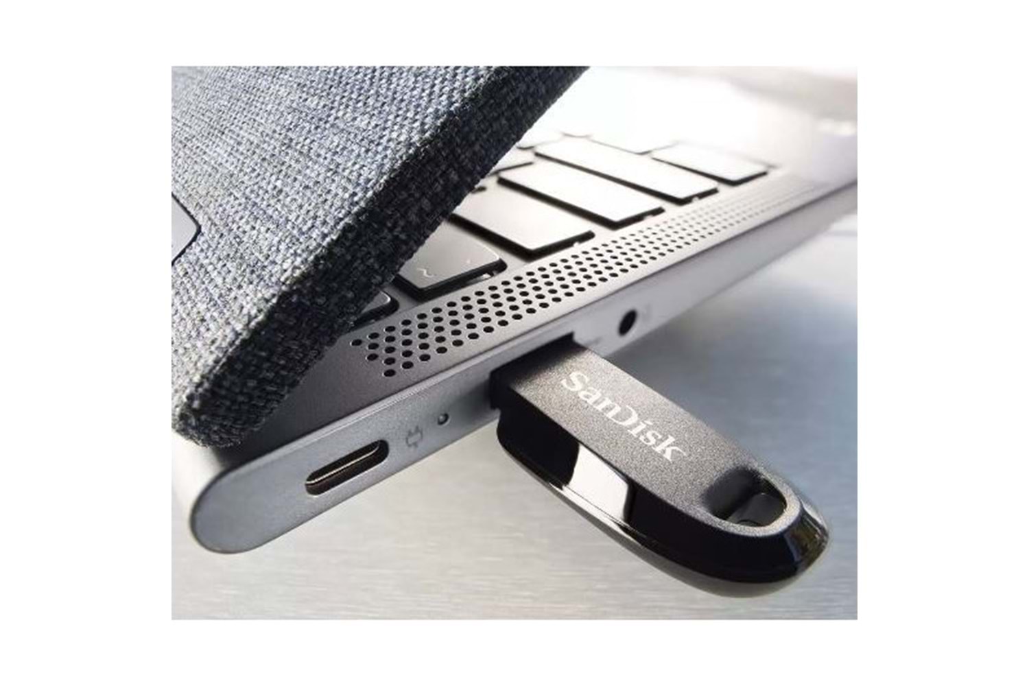 SANDISK 128GB ULTRA CURVE SDCZ550-128G-G46 USB 3.2 BELLEK