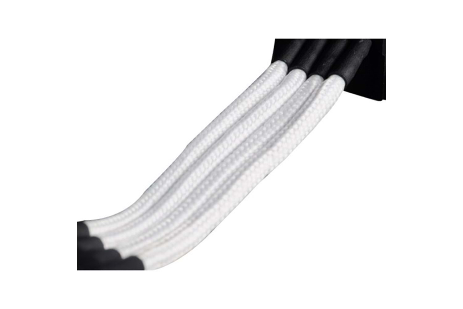 SilverStone Molex to 4 x SATA Uzatma Çoklayıcı Örgülü Beyaz Kablo (SST-PP07-BTSW)