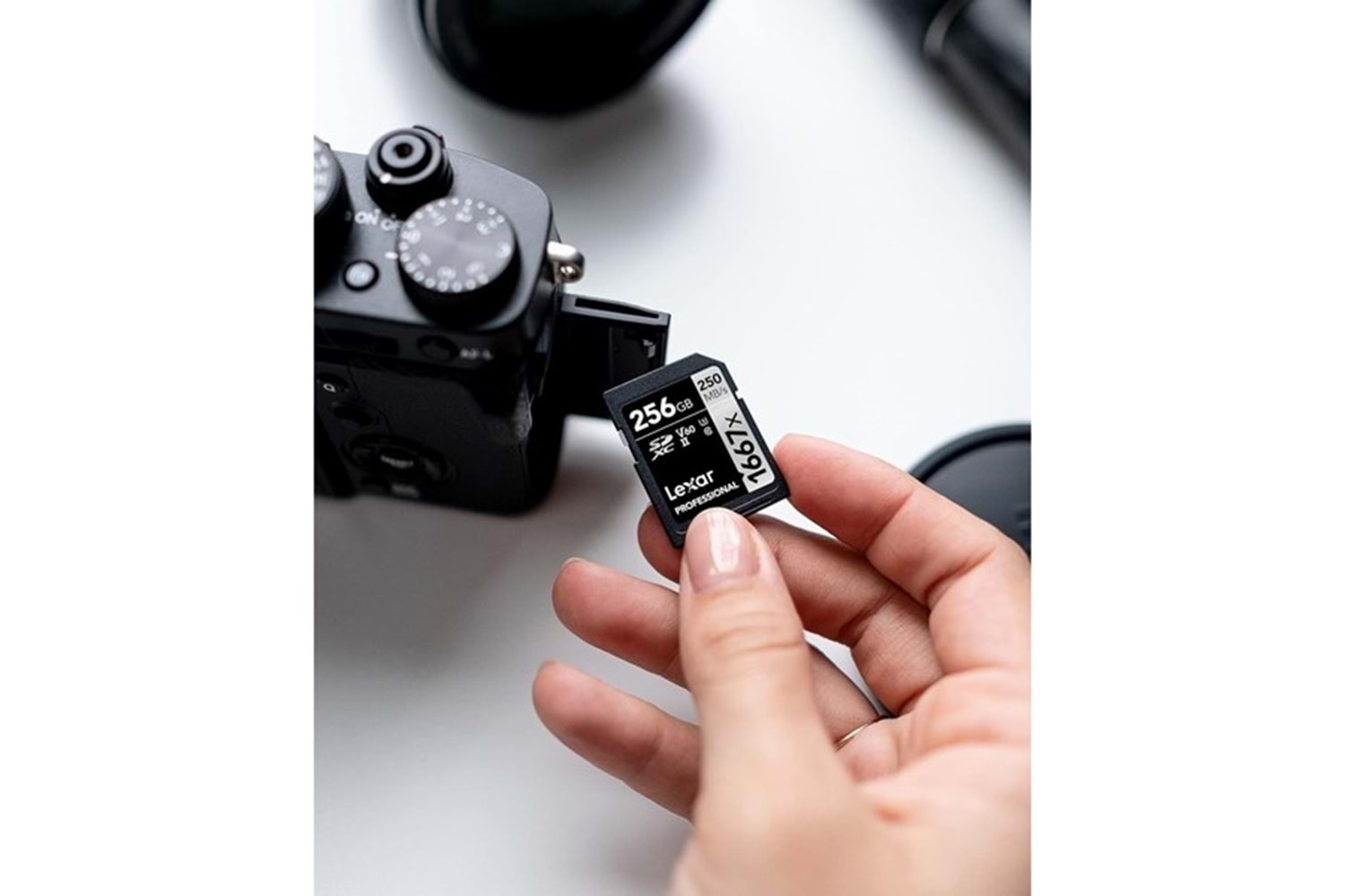 LEXAR 256GB PROFESSIONAL 1667X LSD256CBNA1667 SDHC HAFIZA KARTI