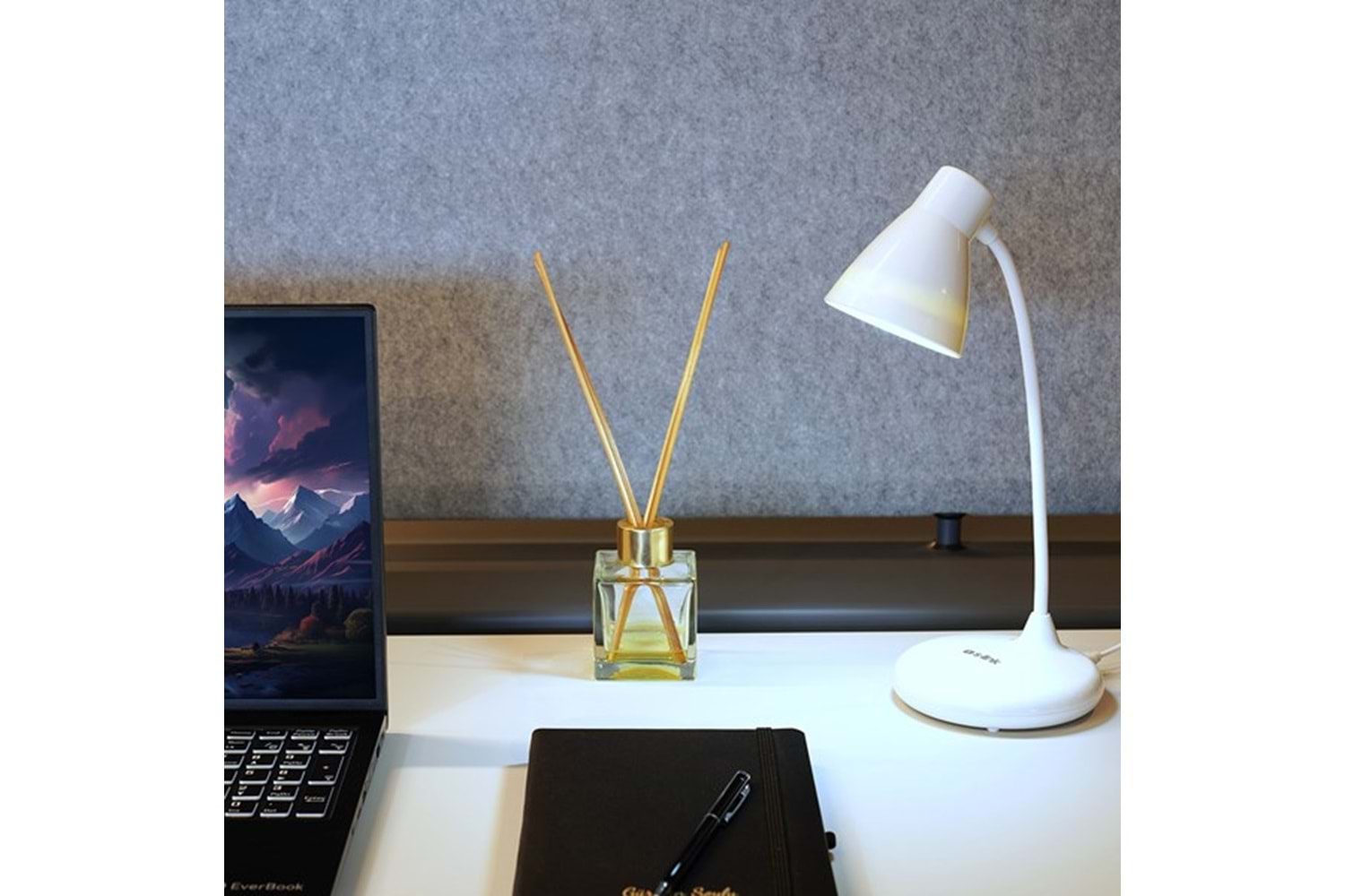 S-LINK SL-M9001 3AA Pil ve Usb Destekli Beyaz Masa Üstü 15 SMD Ledli Okuma Lambası